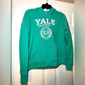 Redshirt Woman’s YALE Light Green Hoodie Size Small ‘Show Your Spirit’